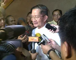 Bishop Gabriel Reyes laments the passage of the RH Bill in a press conference Dec. 17, 2012 with the media. ?w=200&h=150