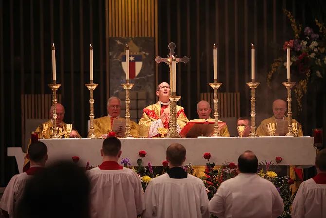 Bishop James D Conley celebrates his installation Mass at the Cathedral of the Risen Christ in Lincoln Credit Southern Nebraska Register courtesy of Kevin Clark CNA