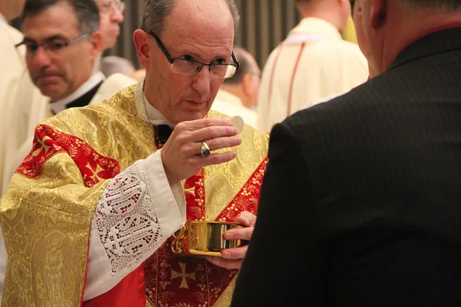 Bishop_James_D_Conley_gives_communion_during_his_installation_as_the_ninth_bishop_of_Lincoln_NE_on_Nov_20_2012_Credit_Seth_DeMoor_CNA_US_Catholic_News_4_1_15.jpg