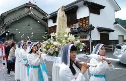 Bishop Manyo Maeda leads a Marian procession Hiroshima. ?w=200&h=150