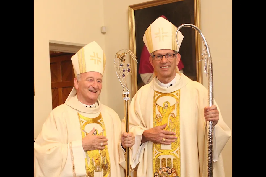 Bishops Terence Curtin (L) and Mark Edwards were consecrated as auxiliaries of the Melbourne archdiocese Dec. 17, 2014. ?w=200&h=150