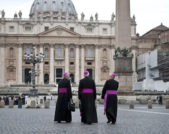 Bishops walk through St. Peter's Square on their way to synod meetings on the New Evangelization Oct. 13, 2012. ?w=200&h=150