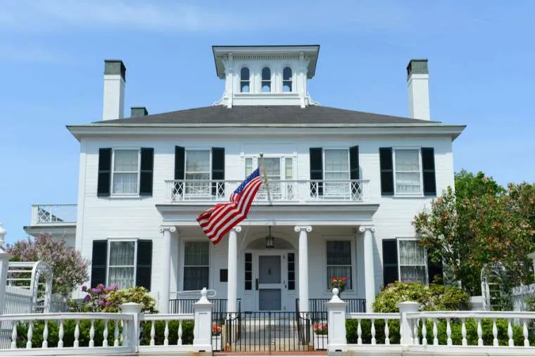 Blaine House, the official residence of the Governor of Maine. Via Shutterstock?w=200&h=150
