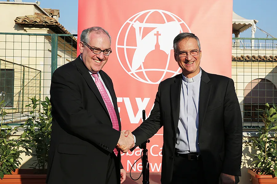 EWTN CEO Michael Warsaw and Msgr. Dario Viganò, prefect of the Secretariat for Communications, celebrate the dedication of the EWTN News Rome Bureau, Sept. 29, 2016. ?w=200&h=150
