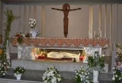 Body of Saint Maria Goretti in the basilica of Nottuno, Italy. ?w=200&h=150