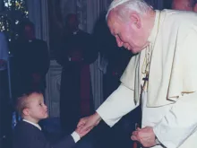 Brendan Kelly meets Pope John Paul II. Courtesy of TANbooks.
