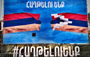 A billboard in Yerevan featuring the flags of Armenia and the breakaway Nagorno-Karabakh Republic on Oct. 7, 2020.   Garik Avagyan (CC BY-SA 4.0).