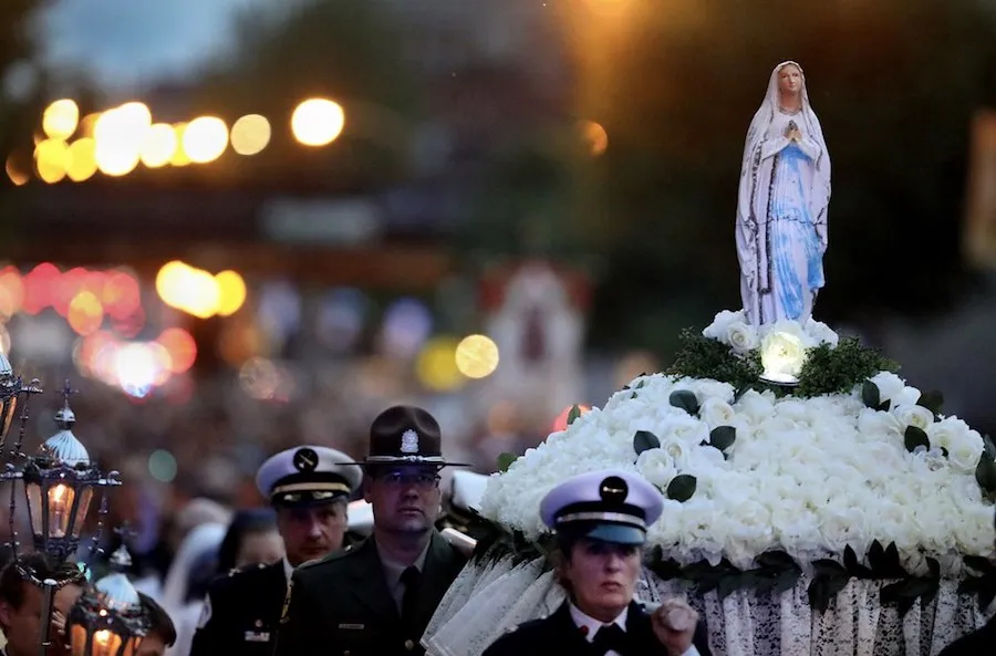‘Broken Mary’ procession in Chicago. ?w=200&h=150