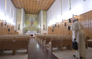 Pope Francis on retreat with the Roman Curia at the Casa Divin Maestro in Ariccia, Italy, March 4, 2017. Credit: Vatican Media.