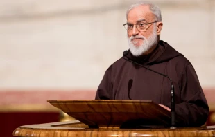 Papal preacher Fr. Raniero Cantalamessa at the liturgy for the Lord's Passion in St. Peter's Basilica on Good Friday, March 30, 2018.   Daniel Ibáñez/CNA.