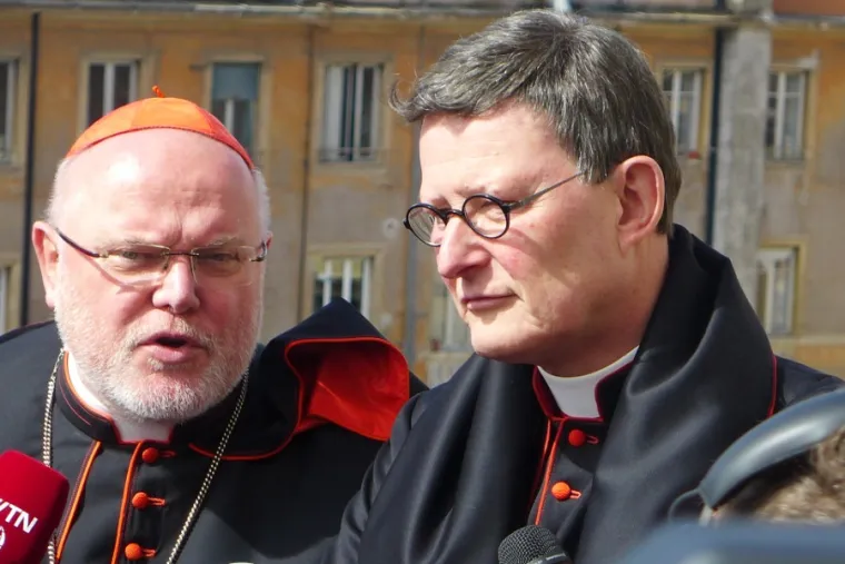 El cardenal Reinhard Marx de Munich y Freising y el cardenal Rainer Woelki de Colonia.  Crédito: Paul Badde / CNA
