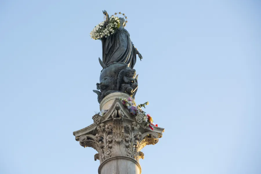 The statue of the Immaculate Conception overlooking the Spanish Steps in Rome. ?w=200&h=150