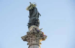The statue of the Immaculate Conception overlooking the Spanish Steps in Rome.   Daniel Ibáñez/CNA.