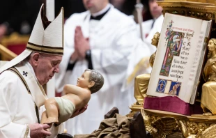 Pope Francis celebrates Midnight Mass at St. Peter’s Basilica, Dec. 25, 2019.   Daniel Ibáñez/CNA.
