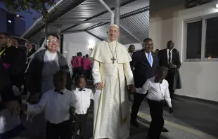 Pope Francis visits “Casa Matteo 25” or Matthew 25 House in Mozambique.   Vatican Media/CNA.