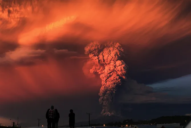 Calbuco volcano eruption in Chile Credit Andiseo Estudio via Flickr Public Domain CNA 4 30 15