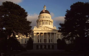 California state capitol. Willem van Bergen, CC_BY_SA 2.0.