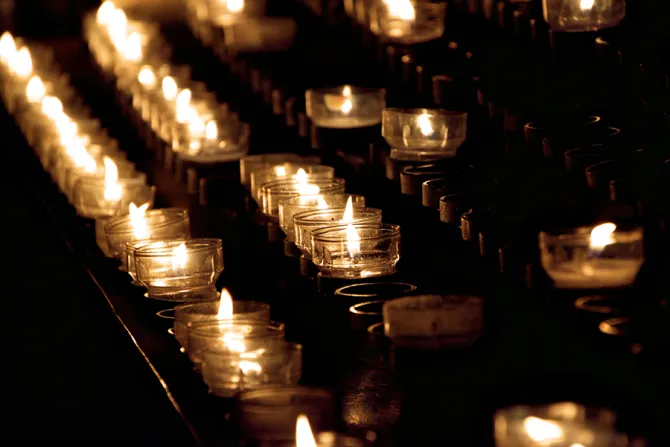 Candles memorial Credit Unsplash CNA