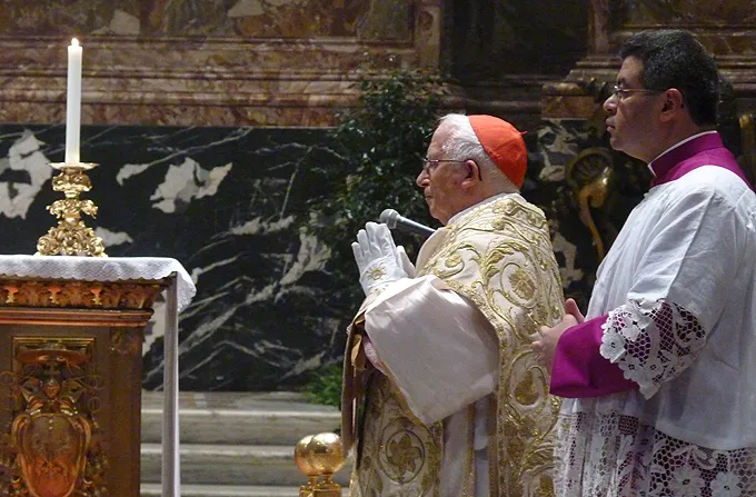 Cardinal Antonio Cañizares Llovera, then-Prefect of the Congregation for Divine Worship, celebrates Mass in the extraordinary form Nov 3 in St. Peter’s Basilica. ?w=200&h=150