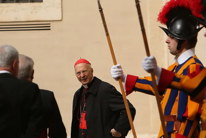 Cardinal Bagnasco in Cortile di Damaso Vatican on May 16 2015 Credit Bohumil Petrik CNA 5 16 15