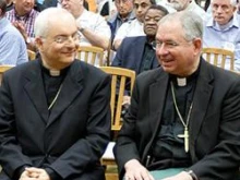 Cardinal Mauro Piacenza and Archbishop Jose Gomez of Los Angeles / Courtesy of Victor German www.vida-nueva.com