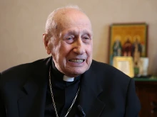 Cardinal Roger Etchegaray, vice-dean of the College of Cardinals, recounts his friendship with Paul VI. 