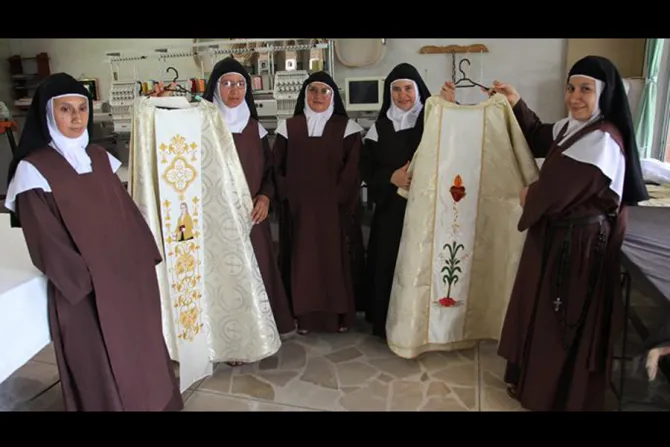 Carmelite Sisters of St Dominic of Tsachilas with vestments for Pope Francis visit to Ecuador Credit Carlos Perez El Comercio Ecuador CNA 6 29 15