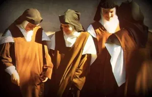 Carmelite nuns.   Wikimedia commons cc 3.0