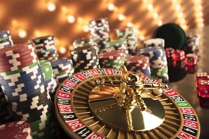 Casino gambling Credit Zolnierek Shutterstock CNA