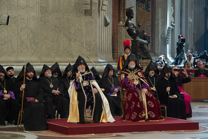 Catholicos Aram I and Supreme Patriarch Karekin II at Papal Mass for Armenians in St Peters Basilica on April 12 2015 Credit   LOsservatore Romano CNA 4 12 15