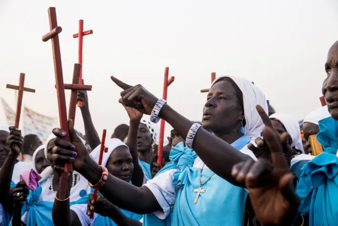Catholics at a United Nations camp for internally displaced persons near Malakal South Sudan Jan 13 2016 Credit UN Photo JC McIlwaine via Flickr CC BY NC ND 20 CNA