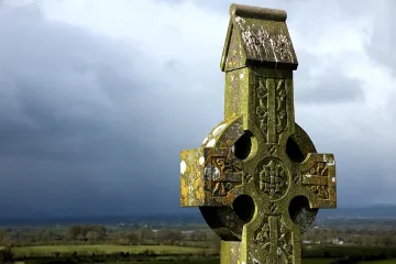 Celtic Cross on the hill at Cashel Tipperary Ireland Credit Tom Haymes CC BY NC SA 20 12 11 15