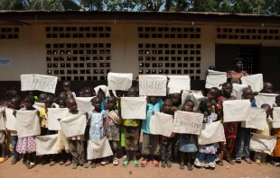 Children greet Pope Francis at the Refugee Camp of St. Sauveur in Bangui Nov. 29, 2016.   L'Osservatore Romano.