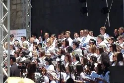 Choir members sing during Pope Francis' Mass in Bethelehms Manger Square on May, 25 2014 ?w=200&h=150