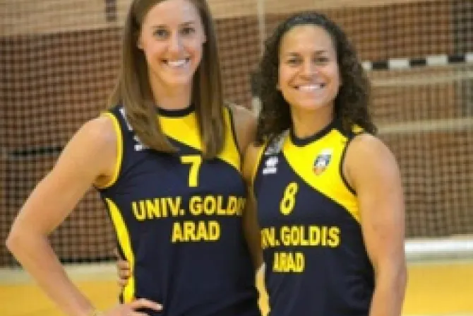 Christina Wirth Left and Jennifer Risper currently play professional basketball in Romania Credit Ciprian Petcut courtesy of FOCUS CNA US Catholic News 2 13 13