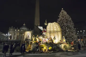Christmas tree and Navity scene in St Peters Square on Dec 7 2017 Credit LOsservatore Romano CNA
