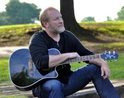 Country music star Collin Raye. ?w=200&h=150