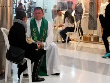 Colombian Confess-a-thon at a Bogota Mall. 