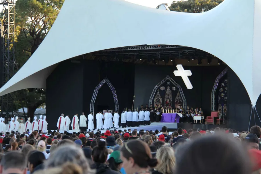 Concelebrants process into a Mass said for the Australian Catholic Youth Festival in Sydney, Dec. 9 2017. ?w=200&h=150