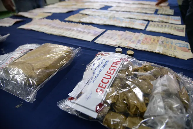 Confiscated drugs and money in Argentina Credit Ministerio de Seguridad Argentina via Flickr CC BY NC ND 20 CNA 12 2 15