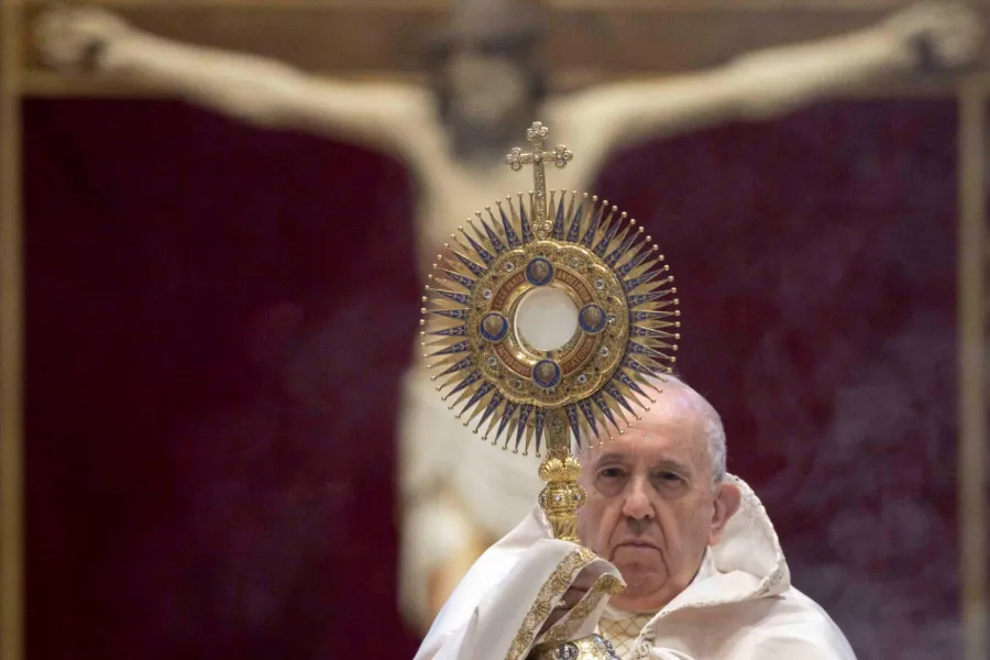 Eucharistic adoration following the pope's Corpus Christi Mass June 14, 2020.?w=200&h=150