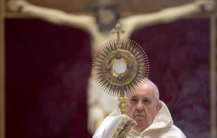 Eucharistic adoration following the pope's Corpus Christi Mass June 14, 2020.   Vatican Media/CNA.