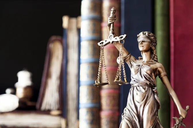 Courtroom Statue of Justice Credit sebra Shutterstock CNA