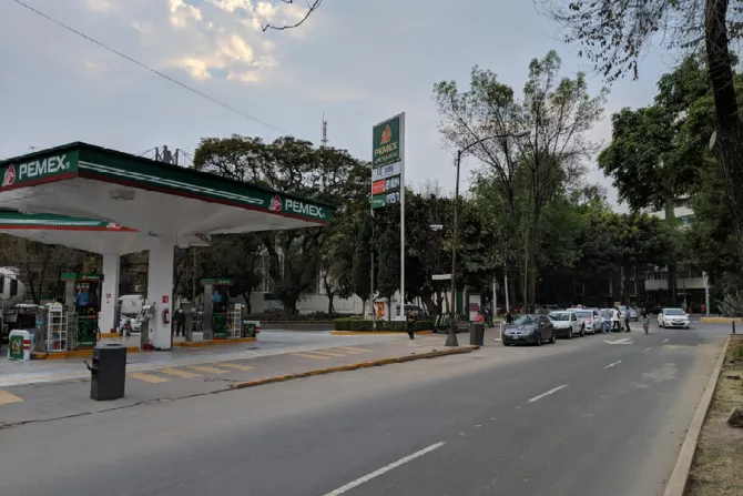 Customers wait for gas at a Pemex Station in La Condensa neighborhood of Mexico City Jan 12 2019 during the gas shortage Credit LukeTravel Shutterstock CNA