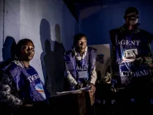 DRC polling officials hear instructions ahead of the nation’s Dec. 30 presidential elections. 
