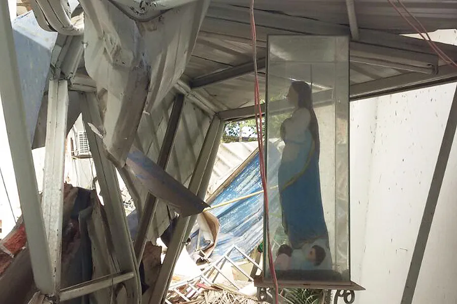 Statue of Mary found amid rubble from the Earthquake in Ecuador on April 16, 2016. Courtesy of the Oblates of St. Francis de Sales.?w=200&h=150