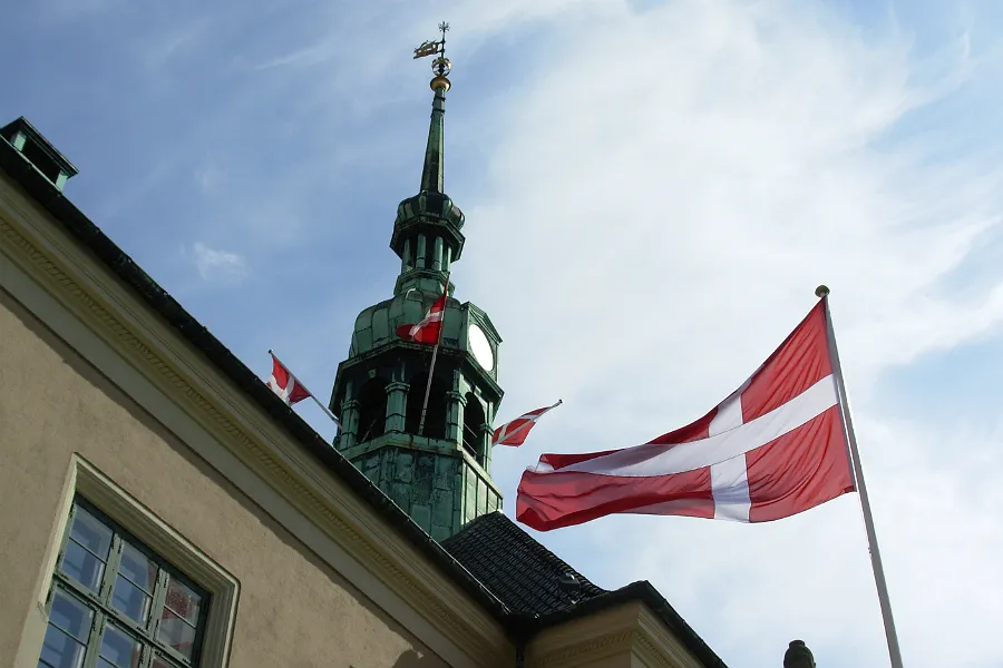 The Danish flag above a municipal administration building. ?w=200&h=150