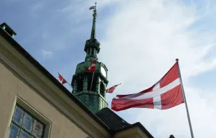 The Danish flag above a municipal administration building.   Aidan Wakely-Mulroney via Flickr (CC BY-NC-ND 2.0).