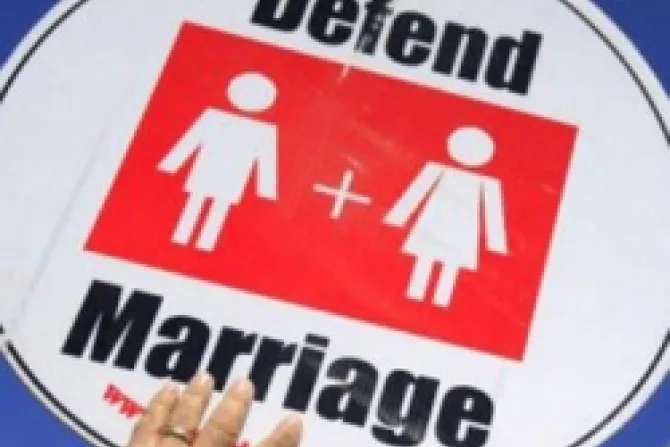 Defend marriage sign Credit National Organization for Marriage EWTN Catholic News US 11 28 12