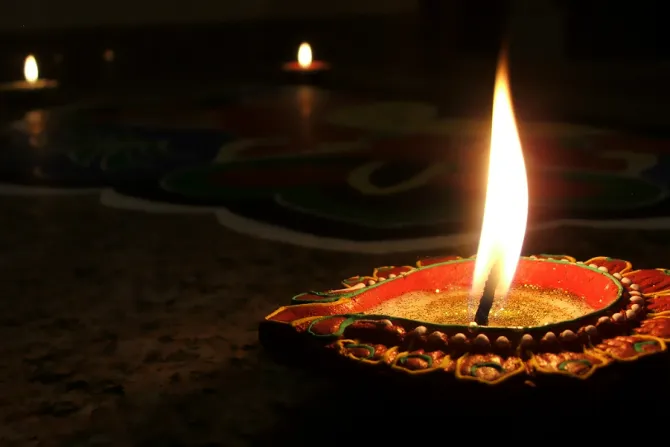 Diwali light Credit Abhinaba Basu via Flickr CC BY 20 CNA